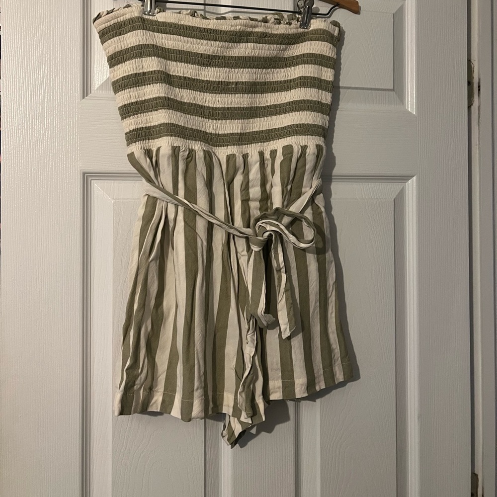 Strapless green striped romper